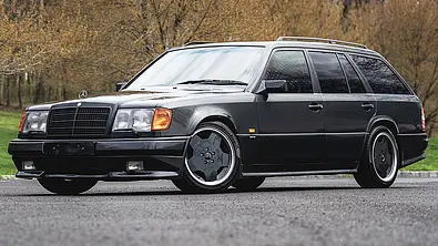 Mercedes 300 TE AMG: - Foto: Bring a Trailer