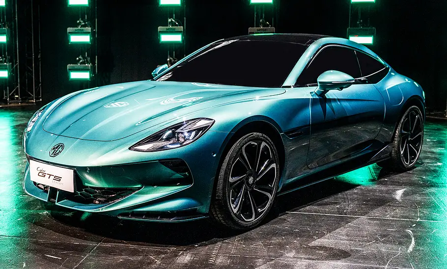 Der MG CyberGTS (2024) statisch von schräg vorne.