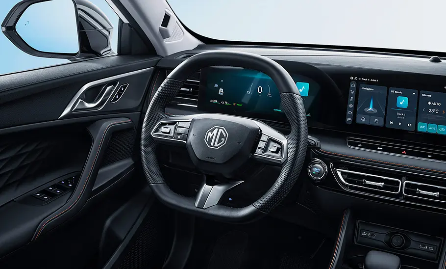 Das Cockpit des MG HS (2024).