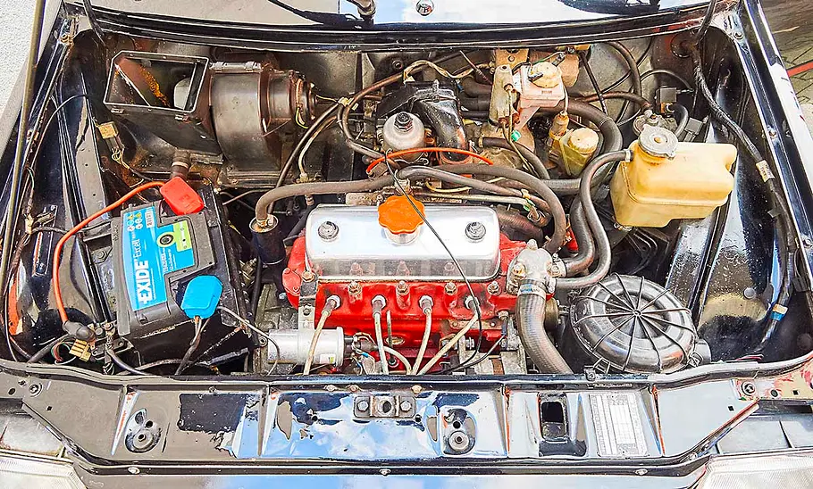 Der Motor des MG Metro Turbo.