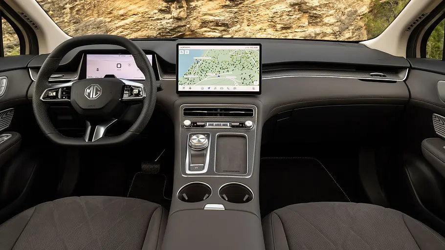 Das Armaturenbrett des MG S6 EV.