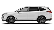 Der MG S9 PHEV steht vor weißem Hintergrund, von links fotografiert. - Foto: Carwow