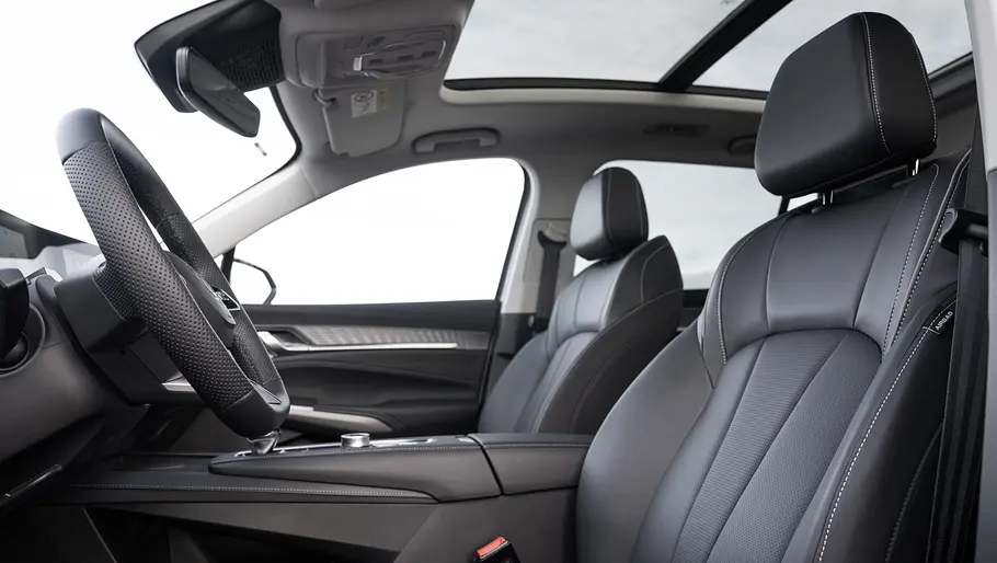 Die vorderen Sitze des MG S9 PHEV.