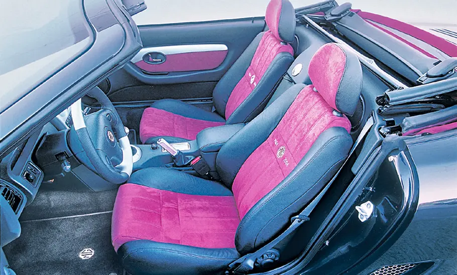 MG TF 135 Die Sitze des MG TF 135