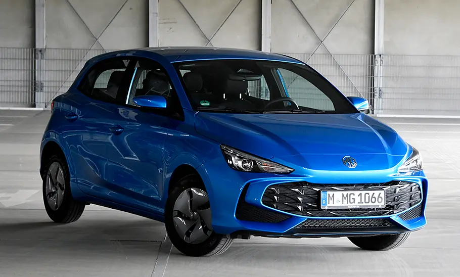 MG3 Hybrid+ (2024), stehend, von schräg vorne
