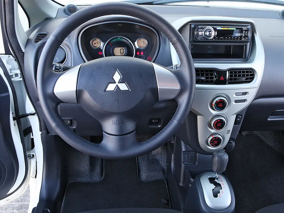 Reichweitentest Elektroautos Mitsubishi i-MiEV Cockpit