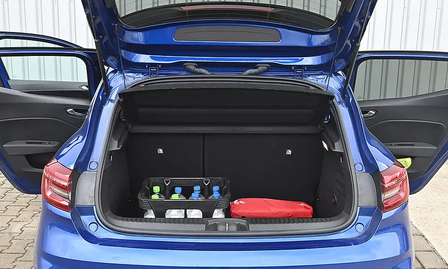 Der Kofferraum des Mitsubishi Colt Hybrid 1.6.