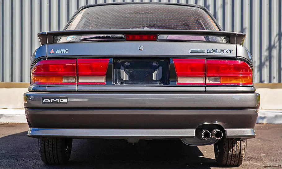 Mitsubishi Galant AMG Blick von hinten auf den Mitsubishi Galant AMG.