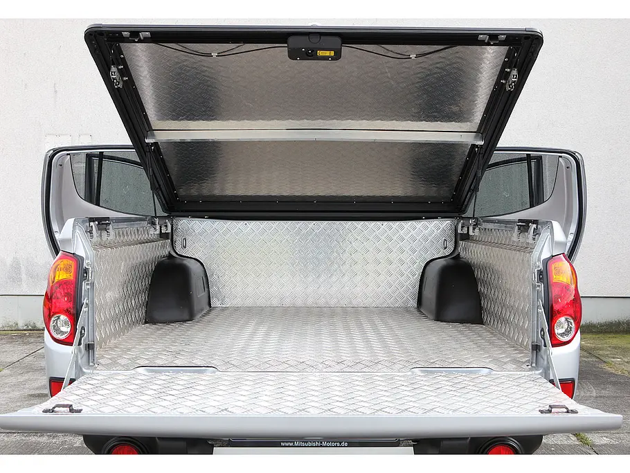 Mitsubishi L200 2.5 DI-D+ Mitsubishi L200 2.5 DI-D+ mit serienmäßigem ESP