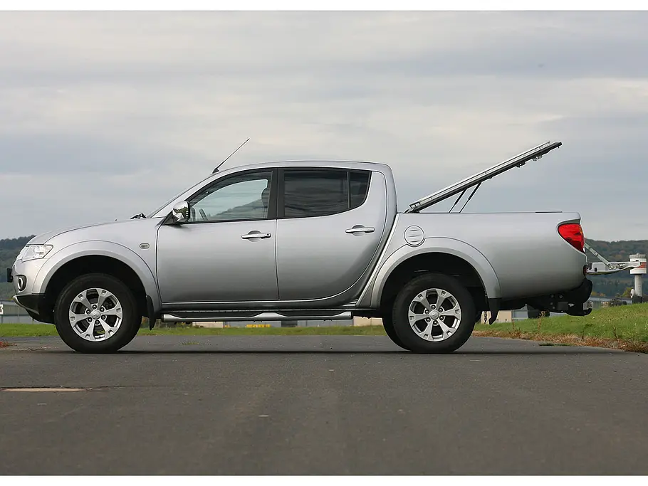 Mitsubishi L200 2.5 DI-D+ Mitsubishi L200 2.5 DI-D+ mit serienmäßigem ESP