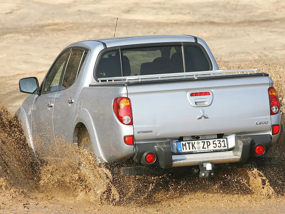 Mitsubishi L200 2.5 DI-D+ Mitsubishi L200 2.5 DI-D+ auf schlechten Strecken