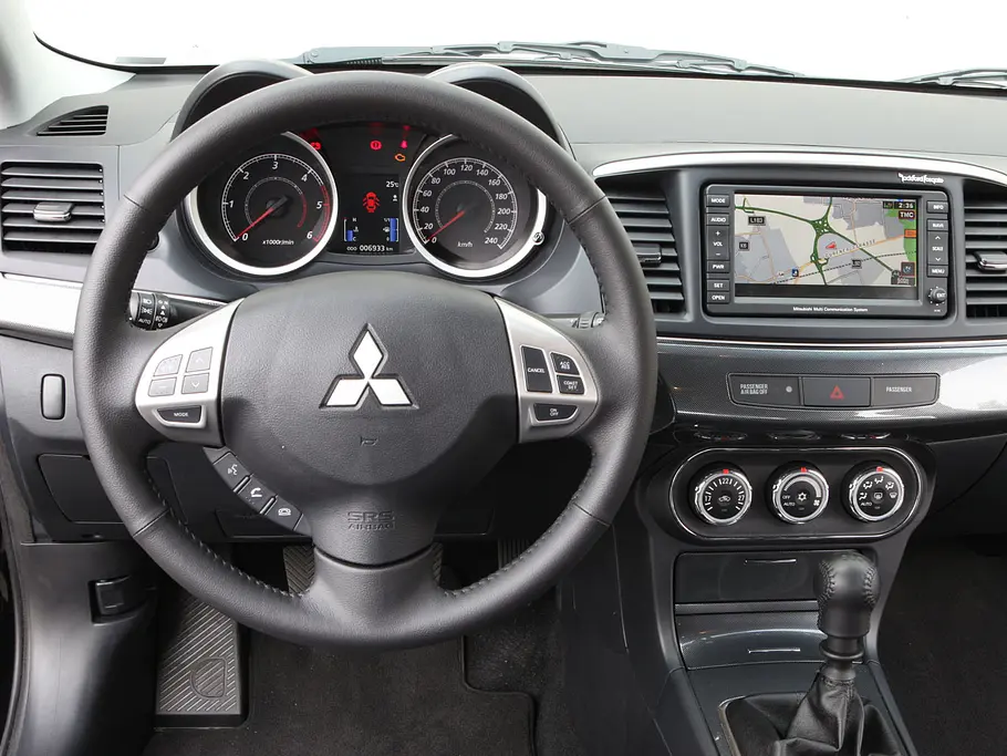 Mitsubishi Lancer Bilder Mitsubishi Lancer Instyle-Ausstattung