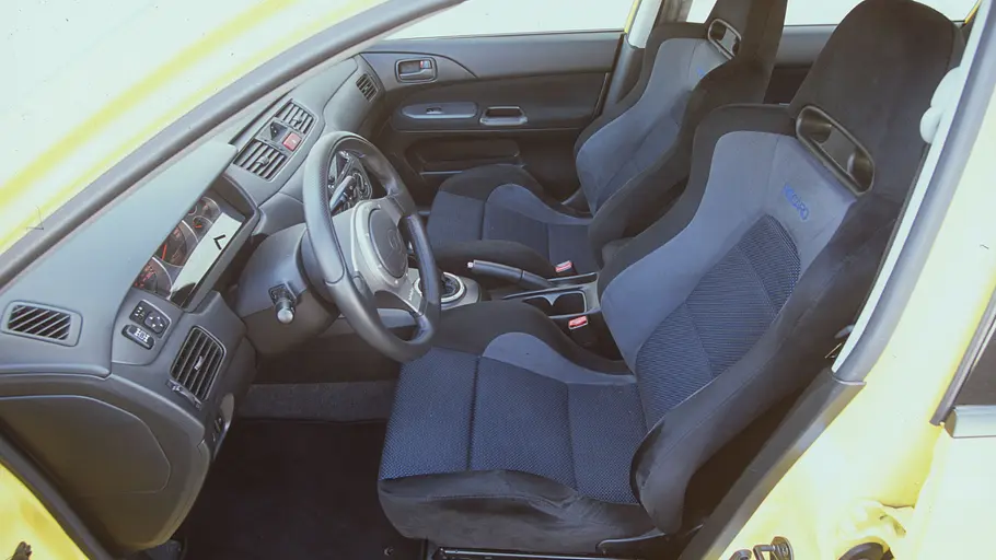 Die Sitze des Mitsubishi Lancer Evo VII.