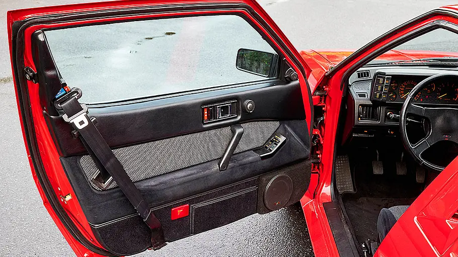 Mitsubishi Starion Die Sicherheitsgurte des Mitsubishi Starion