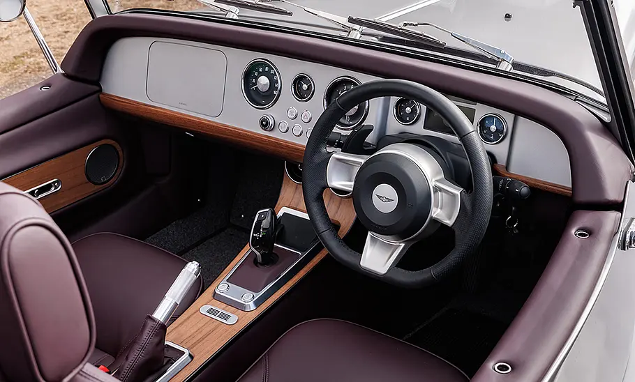 Das Cockpit des Morgan Supersport (2025).