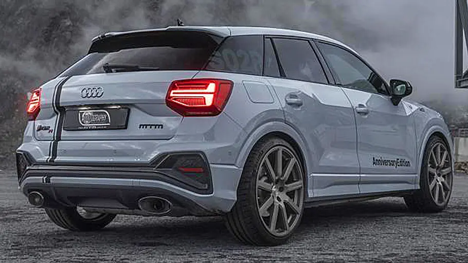 Der Audi SQ2-R von MTM stehend von schräg hinten