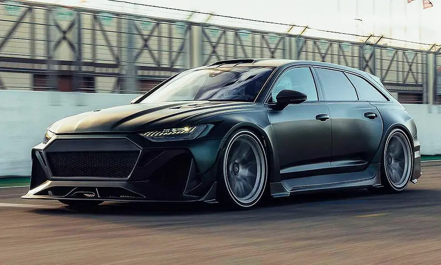 Blick von schräg vorne auf den fahrenden MTM Pangaea GT.