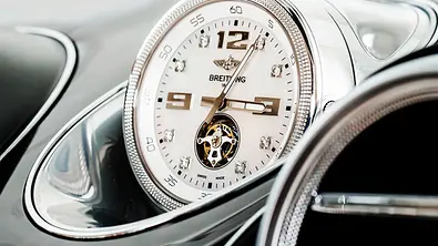 Bentley Bentayga mit Breitling Uhr - Foto: n/a