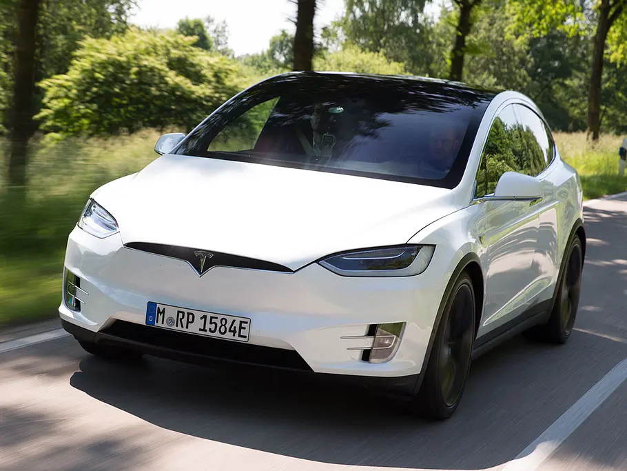 Neues Tesla Model X