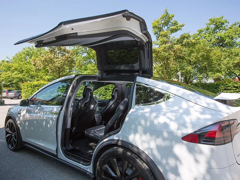 Neues Tesla Model X