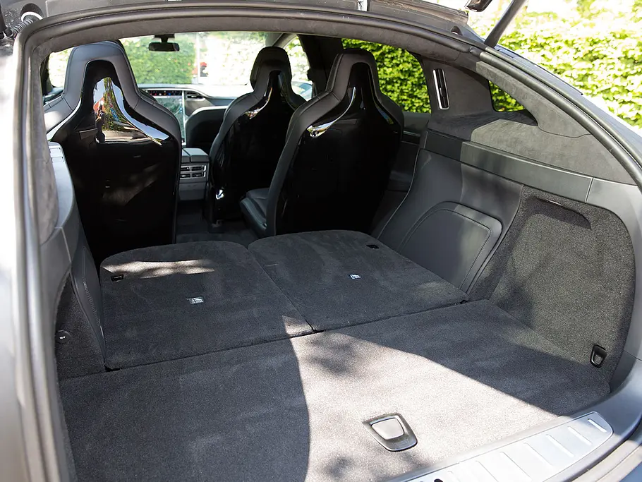 Neues Tesla Model X