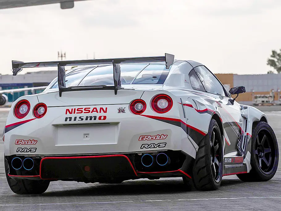 Drift-Weltrekord mit Nissan GT-R Drift-Weltrekord mit Nissan GT-R