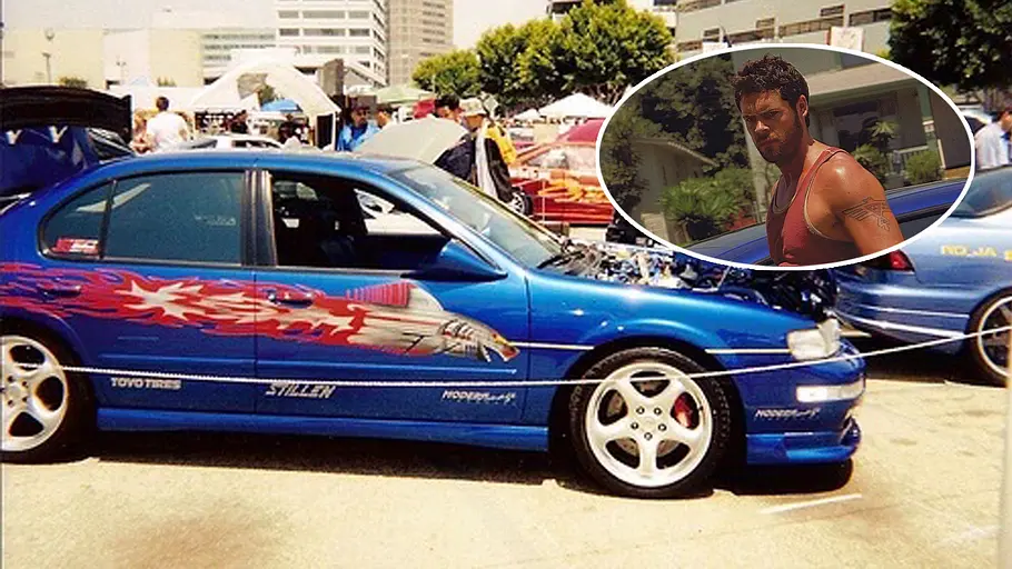 Der Nissan Maxima von Vince stehend seitlich