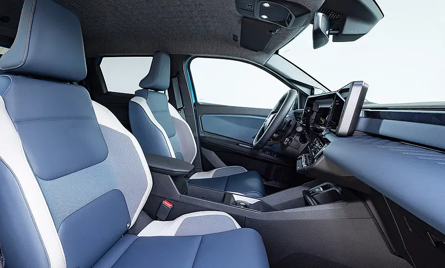 Die Vordersitze im Nissan Micra (2026).
