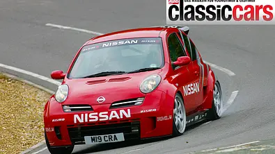 Der Nissan Micra 350SR fahrend von schräg vorne fotografiert. - Foto: Bernd Ebener
