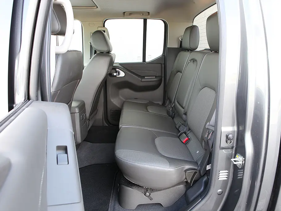 Nissan Navara 2.5 dCi Fond des Nissan Navara 2.5 dCi