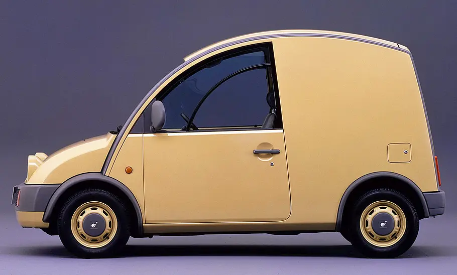 Nissan S-Cargo Nissan S-Cargo statisch von der Seite fotografiert.