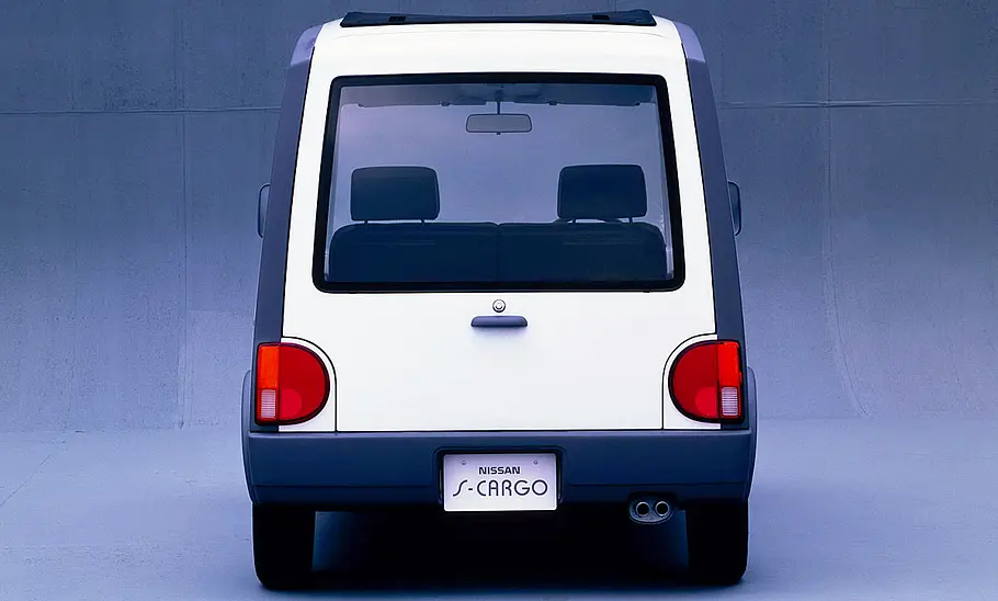 Nissan S-Cargo Nissan S-Cargo statisch von hinten fotografiert.