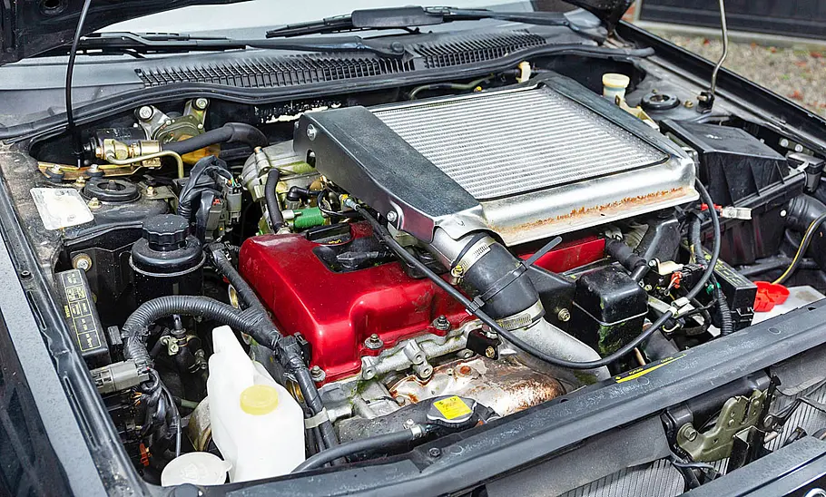 Nissan Sunny GTI-R Der Motor des Nissan Sunny GTI-R.