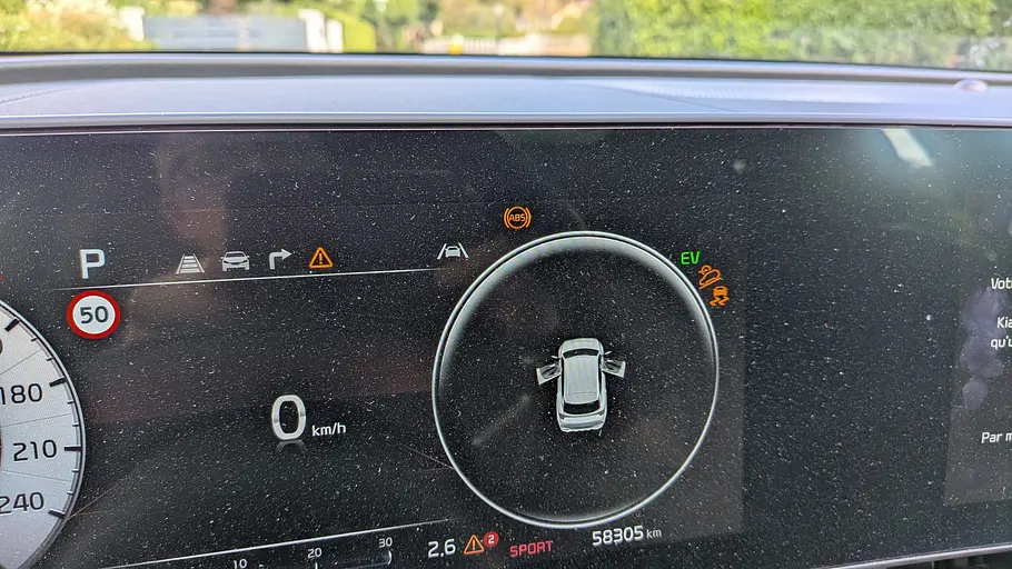 OBD2-Diagnosegeräte im Test OBD2-Diagnosegeräte im Test, fotografiert von hinten.
