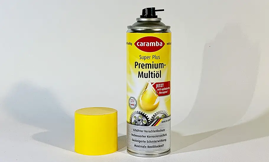 Caramba Premium-Multiöl Das Caramba Premium-Multiöl vor hellem Hintergrund.