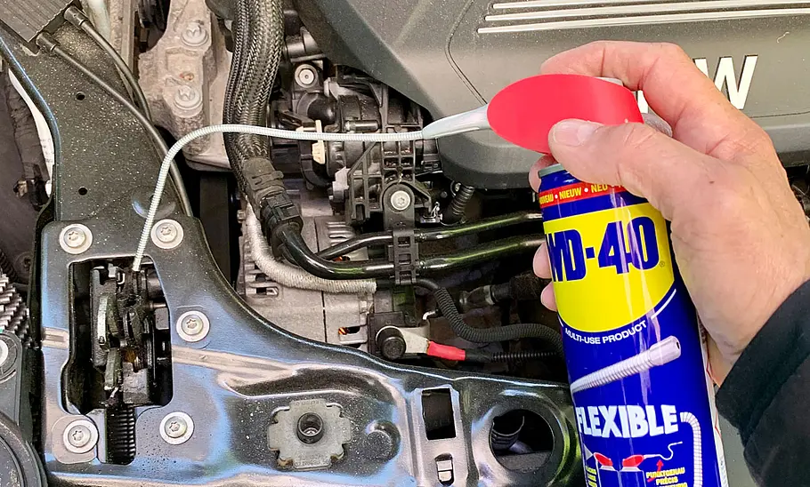 WD-40 Flexible Das WD-40 Flexible während einer Nutzung.