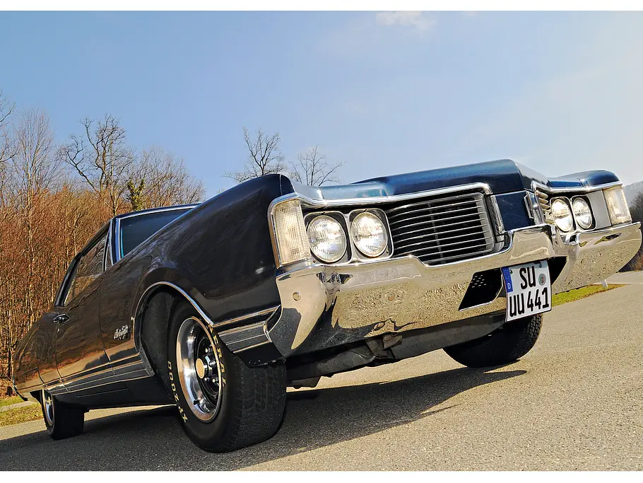 Oldsmobile 98 Holiday Hardtop Coupé Oldsmobile 98 Holiday Hardtop Coupe Bilder Fahrbericht Frontpartie