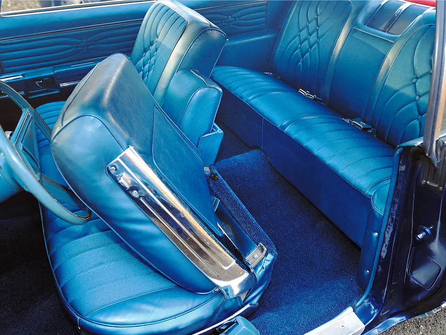 Oldsmobile 98 Holiday Hardtop Coupé Oldsmobile 98 Holiday Hardtop Coupe Bilder Fahrbericht Innenraum