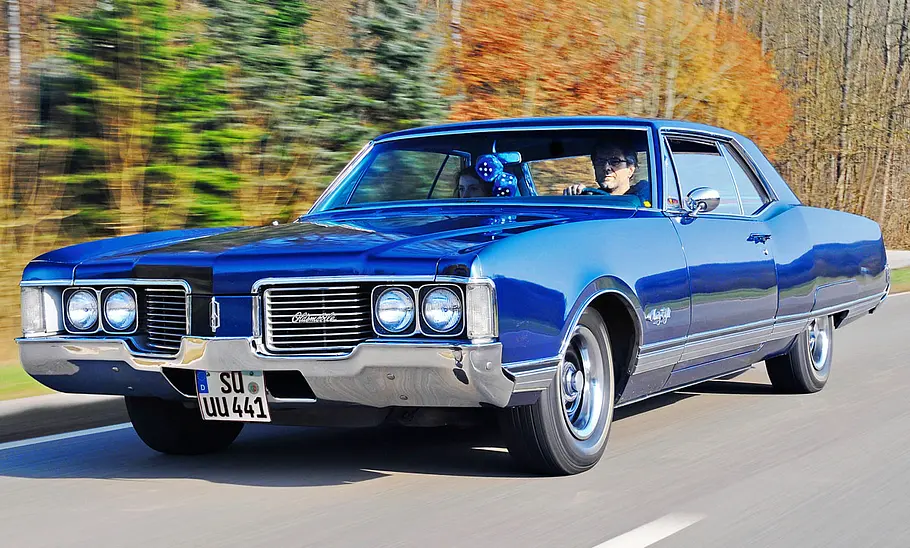 Oldsmobile 98 Holiday Coupé Oldsmobile 98 Holiday Coupé: Classic Cars