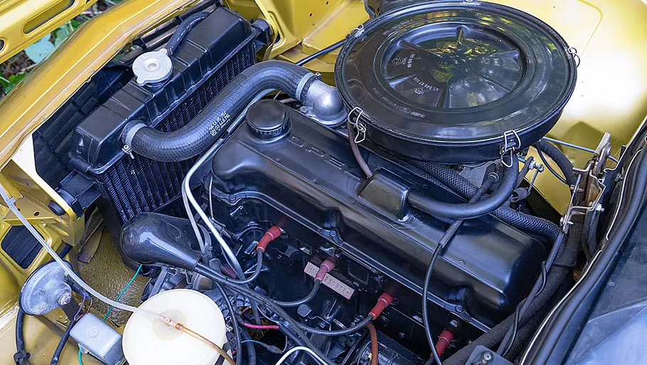 Der Motor des Opel Ascona Voyage