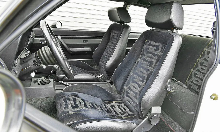 Opel Ascona 400 Die Sitze des Opel Ascona 400.