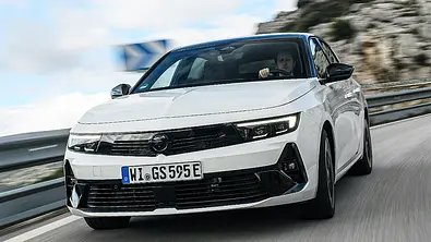 Opel Astra GSe - Foto: Opel