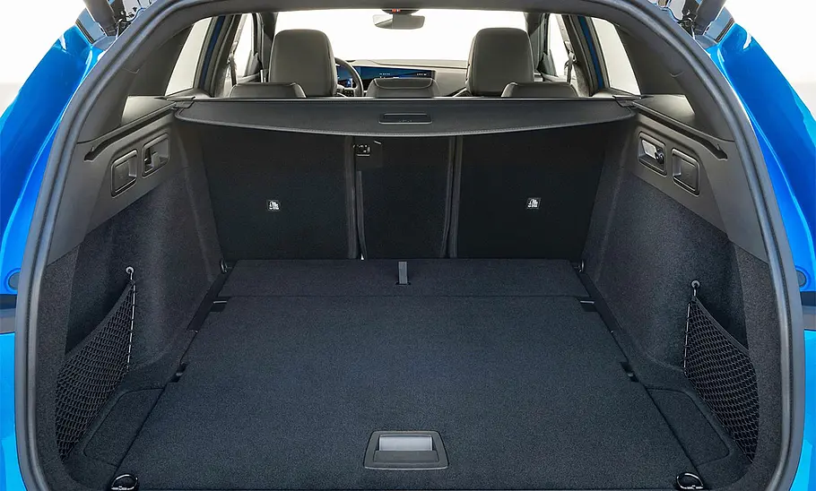 Blick in den Kofferraum des Opel Astra Sports Tourer GS 1.5 Diesel.
