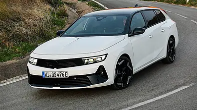Opel Astra Sports Tourer GSe (2023) - Foto: Opel