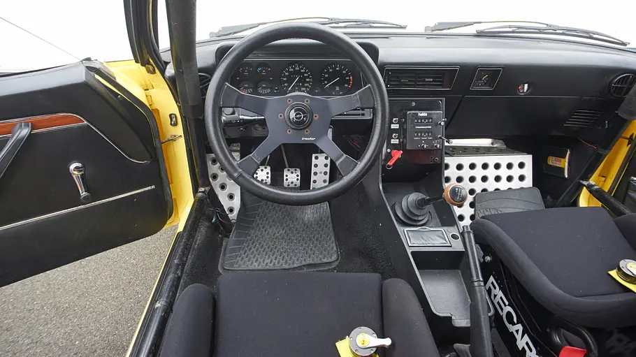 Das Cockpit des Opel Commodore GS/E. 