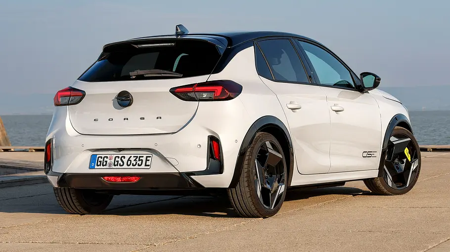 Opel Corsa GSE Der Opel Corsa GSE statisch von schräg hinten rechts.