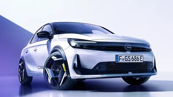 Blick von schräg vorne auf den Opel Corsa GSE (2026). - Foto: Opel