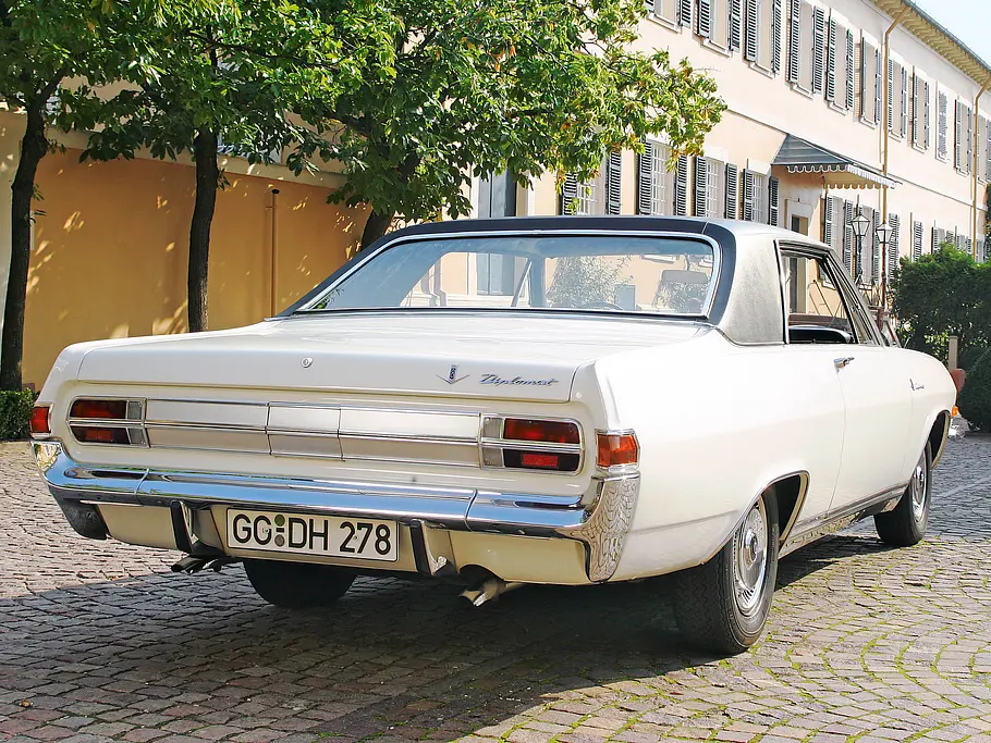 Opel Diplomat V8 Coupe Fahrbericht Bilder technische Daten Heck
