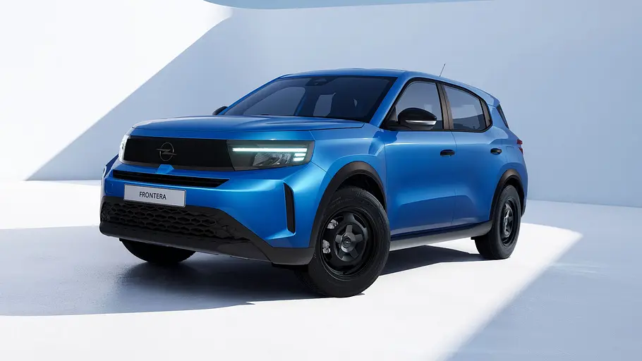 Opel Frontera Der Opel Frontera in der Basisversion Start statisch von schräg vorne links vor einer weißen Wand.