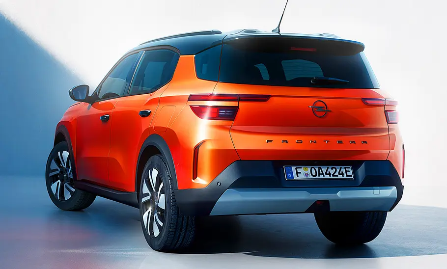 Der Opel Frontera (2024) statisch von hinten.